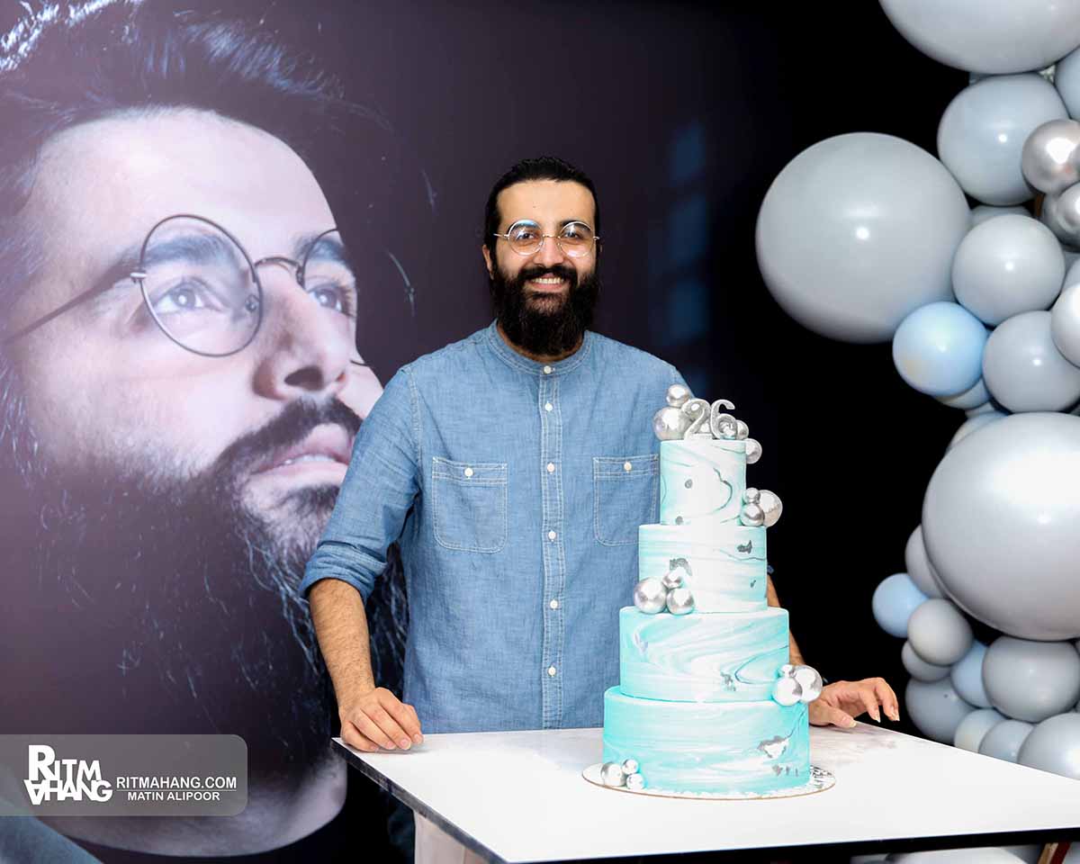 هوروش بند در شب تولد مهدی دارابی در تهران به روی صحنه رفت